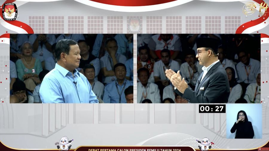 Calon Presiden (Capres) Anies Baswedan dan Prabowo Subianto saat debat Capres 2024 di Kantor KPU RI, Jakarta, Selasa (12/12/2023). (Tangkapan Layar Youtube KPU RI)