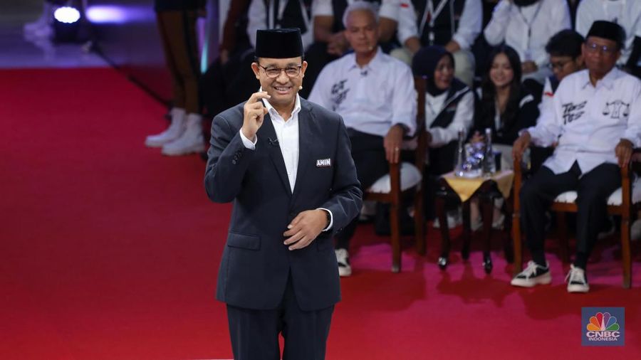 Calon Presiden (Capres), Anies Baswedan saat menyampaikan visi dan misi dalam Debat Pertama Capres 2024 di Kantor KPU RI, Jakarta, Selasa (12/12/2023). Calon Presiden (Capres), Anies Baswedan saat menyampaikan visi dan misi dalam Debat Pertama Capres 2024 di Kantor KPU RI, Jakarta, Selasa (12/12/2023). (²©²ÊÍøÕ¾/Faisal Rahman)
