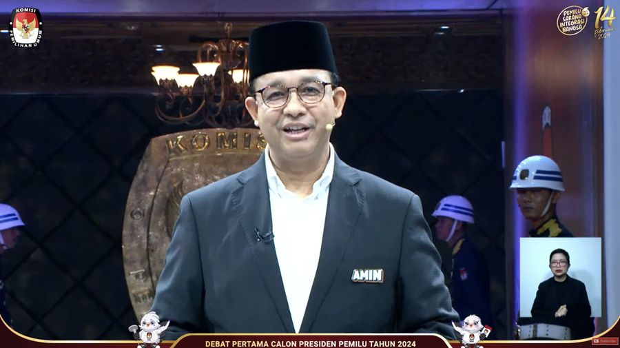 Calon Presiden (Capres), Anies Baswedan saat menyampaikan visi dan misi dalam Debat Pertama Capres 2024 di Kantor KPU RI, Jakarta, Selasa (12/12/2023). (Tangkapan Layar Youtube KPU RI)