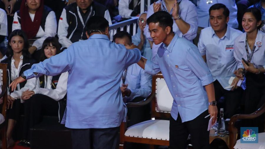 Calon Presiden (Capres), Prabowo Subianto saat menyampaikan visi dan misi dalam Debat Pertama Capres 2024 di Kantor KPU RI, Jakarta, Selasa (12/12/2023). (²©²ÊÍøÕ¾/Faisal Rahman)