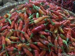 Harga Cabai Naik Terus di Purwakarta, Pembeli Beralih ke Cabai Kering