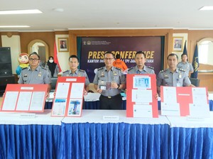 Imigrasi Tangkap WN China Eks Napi Narkotika, Buka Salon di Jakut
