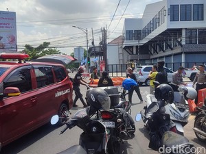Ngeblong Bangjo, Pemotor Tewas Tertabrak di Jalan Brigjen Katamso Semarang