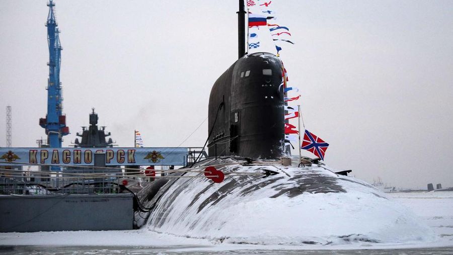 Presiden Rusia Vladimir Putin meresmikan dua kapal selam nuklir terbaru buatan negaranya. Kapal selam itu bernama Krasnoyarsk dan Kaisar Alexander III.