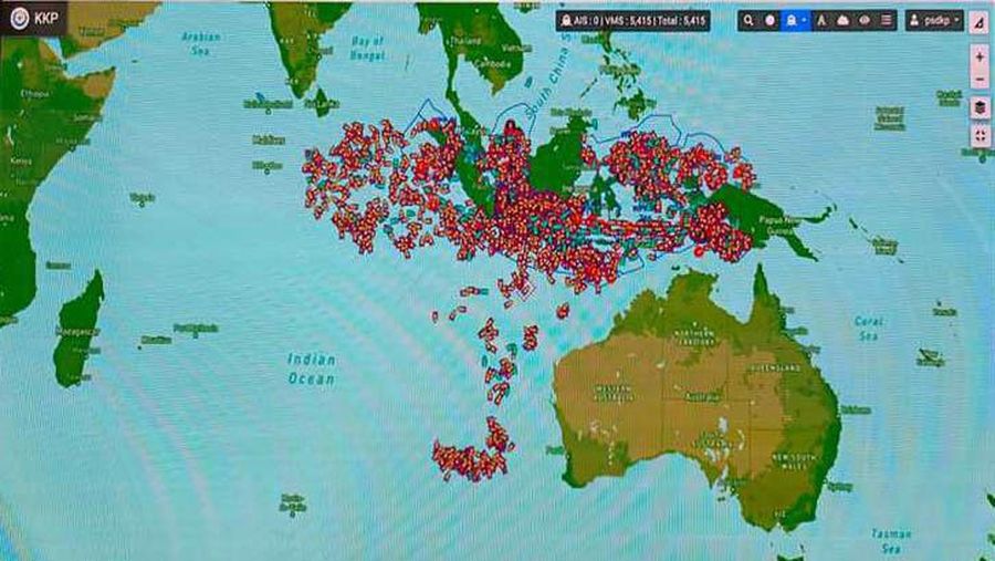 Penampakan kapal nelayan Indonesia menyerbu Australia dari command center milik KKP. (CNBC Indonesia/Martyasari Rizky)