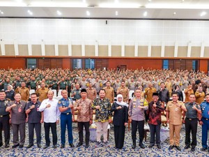 Khofifah Tekankan Sinergi Pimpinan Formal-Informal Kawal Pemilu 2024 Damai