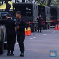 Potret Gedung KPU Dijaga Ketat Jelang Debat Perdana Capres
