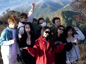 Turis China Penasaran ke Bromo Gara-gara Disebut Mirip di Bulan