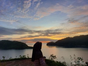 Onde Mande, Indahnya Sunset di Puncak Mandeh