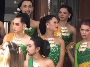 Kocak! Viral Para Pria Jurusan Tari Saat Pentas, Sanggulan Tapi Berjenggot