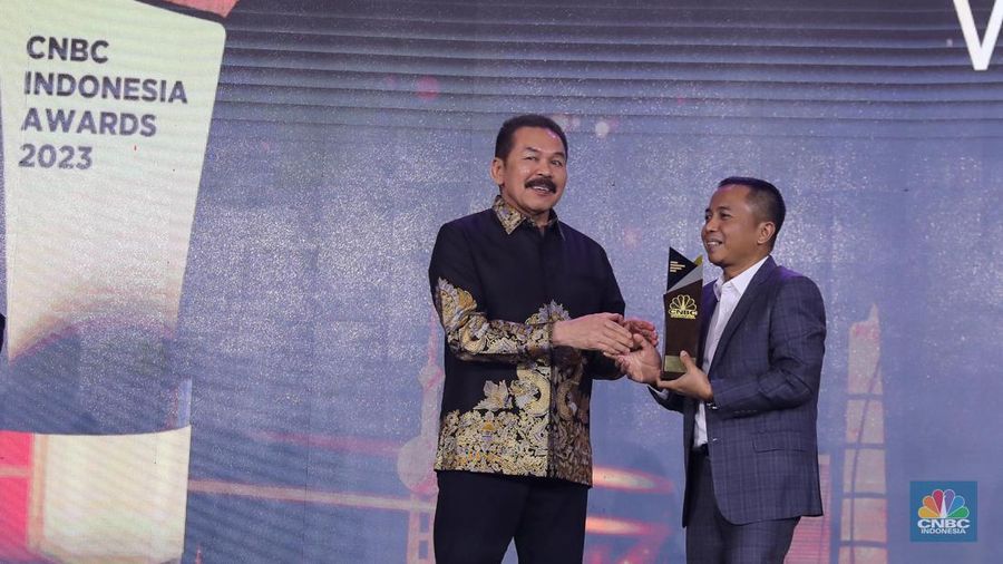 Bank Rakyat Indonesia meraih penghargaan dalam CNBC Indonesia Awards 2023, dalam kategori