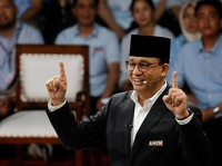 Anies Bilang Harga Air Minum di RI Lebih Mahal dari BBM