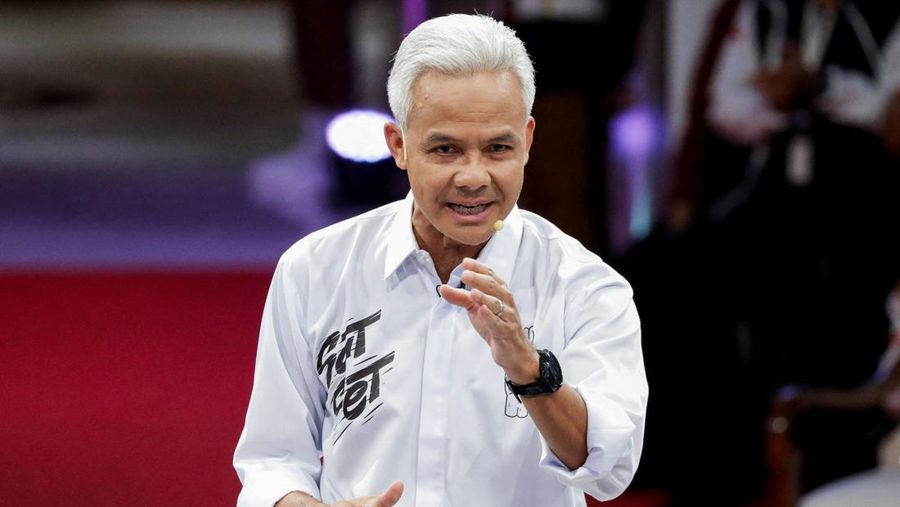 Ganjar Pranowo, presidential candidate of the ruling Indonesian Democratic Party of Struggle (PDI-P), speaks during a televised debate at the election commission headquarters in Jakarta, Indonesia, December 12, 2023. REUTERS/Ajeng Dinar Ulfiana