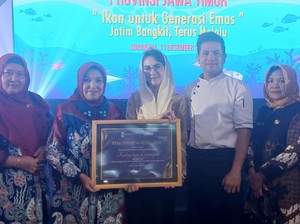 Lamongan Dianugerahi Penghargaan Forum Peningkatan Konsumen Ikan Jatim