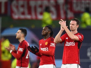 Koleksi Trofi Jonny Evans di Man United Sudah Lengkap