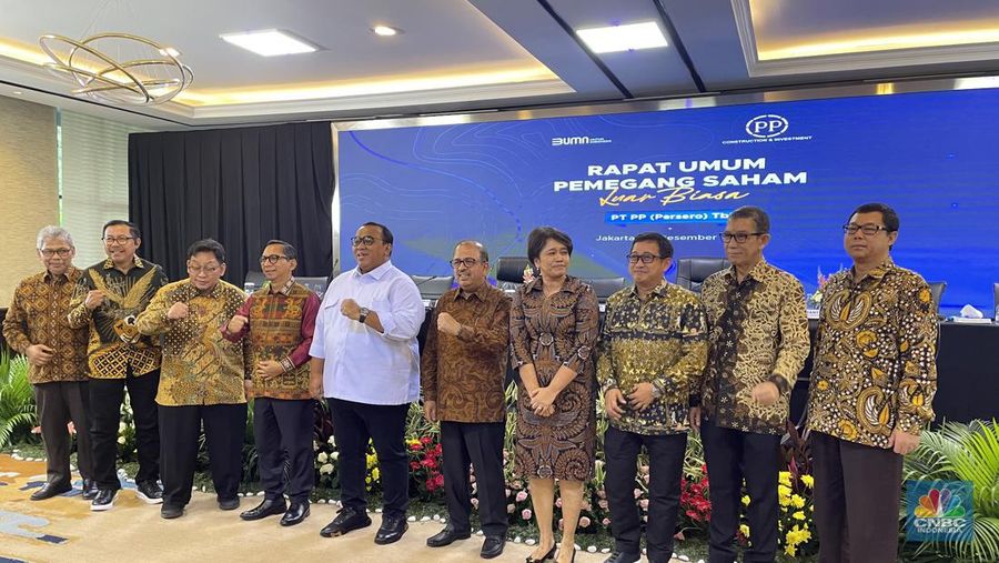 Perusahaan konstruksi dan investasi PT PP (Persero) Tbk (PTPP) telah melakukan perombakan susunan komisaris perusahaan. Corporate Secretary PT PP (Persero) Tbk Bakhtiyar Efendi mengatakan, pemegang saham mengangkat Wakil Ketua Otorita Ibu Kota Nusantara (OIKN) Dhony Rahajoe diangkat menjadi Komisaris Utama. (CNBC Indonesia/Romys Binekasri)