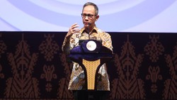 Bos OJK Buka Suara soal Moodys Pertahankan Peringkat Utang RI