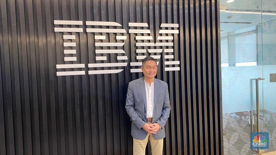 President Director IBM Indonesia, Roy Kosasih, dalam IBM 2024 Technology Trends % End of Year Media Briefing (CNBC Indonesia/Novina)