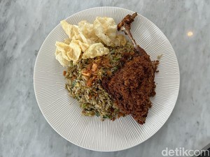 SMARA: Ada Nasi Honje Crispy Confit Duck dan Nasi Gandul di Resto Nyaman Ini