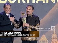 ST Burhanuddin Raih Person of the Year in Good Governance