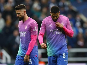 Terpuruk di Liga Champions, Milan Mau Ngebut di Liga Europa