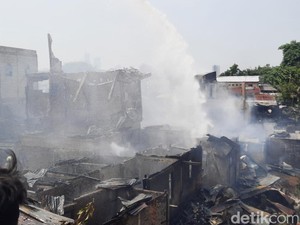 Penampakan Sisa-sisa Kebakaran Permukiman Padat di Manggarai Jaksel