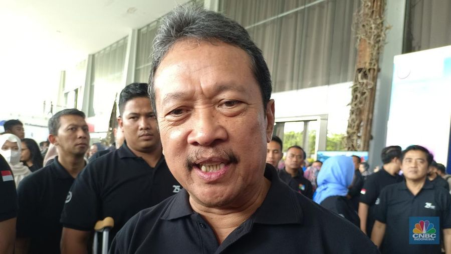 Menteri Kelautan dan Perikanan (MenKP) Sakti Wahyu Trenggono dalam acara Puncak Bulan Bakti Kelautan dan Perikanan di Jakarta, Kamis (14/12/2023). (CNBC Indonesia/Martyasari Rizky)