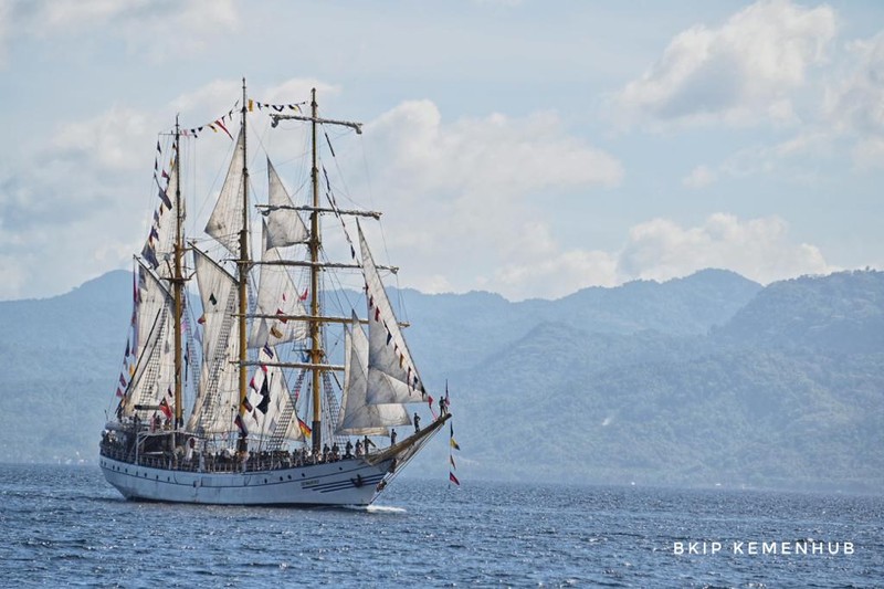Pemerintah giat dorong Tidore Kepulauan jadi Kawasan Strategis Pariwisata Nasional, ditonjolkan dalam Harnus 2023. Menteri Perhubungan Budi Karya Sumadi sampaikan komitmen di Pantai Tugulufa, 13 Desember 2023. Pemerintah giat dorong Tidore Kepulauan jadi Kawasan Strategis Pariwisata Nasional, ditonjolkan dalam Harnus 2023. Menteri Perhubungan Budi Karya Sumadi sampaikan komitmen di Pantai Tugulufa, 13 Desember 2023. (Dok. BKIP Kemenhub)
