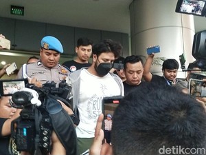 Ammar Zoni Bungkam soal Kasus Hattrick Narkoba