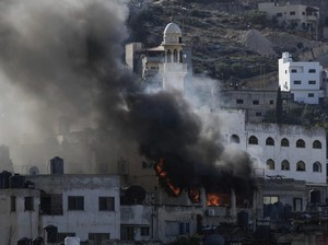 Tentara Israel Serang Masjid di Tepi Barat, Tahan Imam Mau Pimpin Salat