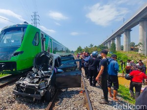 Jabar Hari Ini: Kereta Feeder Whoosh Vs Mobil Tewaskan 4 Orang