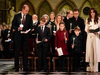 LONDON, ENGLAND - DECEMBER 8: Prince William, Prince of Wales, Prince George, Princess Charlotte, Prince Louis and Catherine, Princess of Wales during the Royal Carols - Together At Christmas service at Westminster Abbey on December 8, 2023 in London