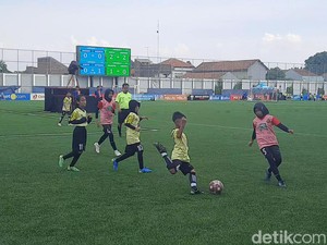Uniknya Kompetisi Sepakbola di Kudus, Timnya Gabungan Anak Cowok-Cewek