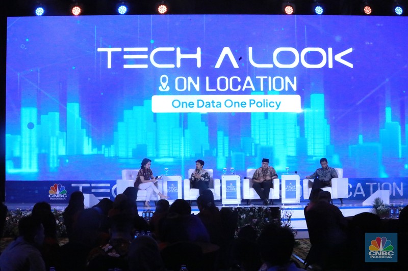 CNBC Indonesia menghadirkan Profit CNBC Indonesia dalam segmen Tech A Look on Location, di Menara Bank Mega, Jakarta, Jumat, (15/12/2023). CNBC Indonesia menghadirkan Profit CNBC Indonesia dalam segmen Tech A Look on Location, di Menara Bank Mega, Jakarta, Jumat, (15/12/2023). (CNBC Indonesia/Muhammad Sabki)