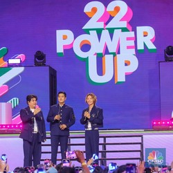Potret Super Junior-L.S.S Hebohkan Panggung HUT Transmedia