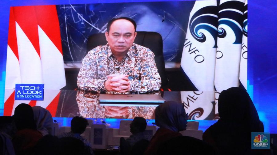 Menteri Komunikasi & Informatika Budi Arie Setiadi memberi keynote speech di acara Tech a Look on Location di Menara Bank Mega, Jakarta, Jumat, (15/12/2023). (²©²ÊÍøÕ¾/Muhammad Sabki)