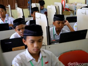 Cerita Kepsek MTsN 3 Banjar: Perlu Tambahan Bandwidth untuk Ngirit Kertas