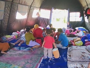 Pengungsi Gempa M 4,6 di Sukabumi Alami Penyakit hingga Trauma