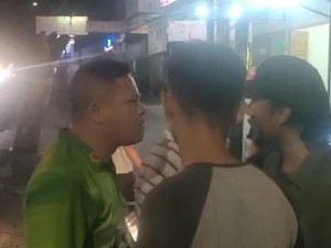 Emosi Caleg DPRD Medan ke Mahasiswa yang Demo hingga Banting Pengeras Suara