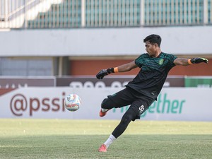 Hadapi Persikabo 1973, Andhika Ramadhani Menaruh Respek Besar ke Aji Santoso