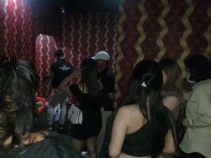 Polisi Ciduk 2 Pemandu Lagu-1 DJ di Kafe Senggigi, Positif Nyabu