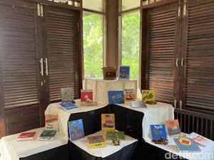 Mengedukasi Siswa SD-SMP Parepare Cinta Aksara Lontara Lewat Pameran Seni
