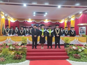 Hadiri Wisuda UPR, Sekda Kalteng Ajak Mahasiswa Kerja Cerdas-Ikhlas