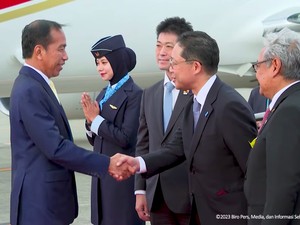 Tiba di Jepang, Jokowi Bakal Temui PM Kishida hingga Hadiri KTT AZEC