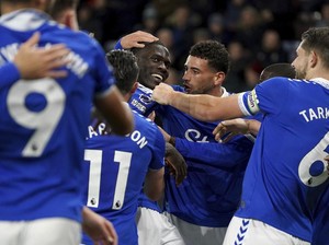 Everton Menolak Menyerah Usai Sanksi Pengurangan Poin