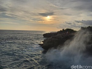 Devils Tears Lembongan, Water Blow Menjulang hingga Sunset Terbaik