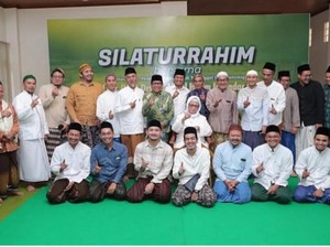 Pengasuh Ponpes Lirboyo Ajak Nahdliyin Bersatu Menangkan AMIN
