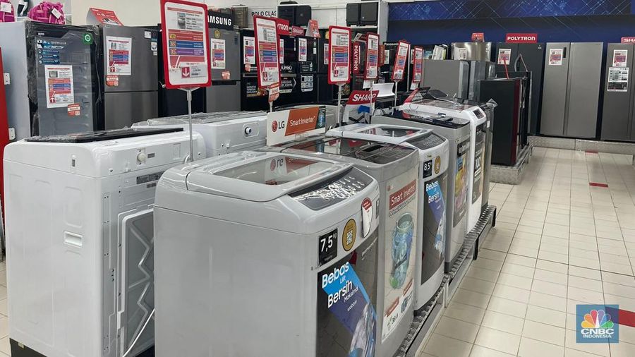 Suasana saat berlangusngnya Full Day Sale di Transmart ITC BSD CIty, Tangerang Selatan, Banten, Minggu (17/12/2023).  (CNBC Indonesia/Teti Purwanti)