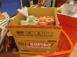 Pelanggan Ini Senang, Borong Belanja Bulanan Hemat Rp 400 ribuan