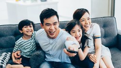 10 Rekomendasi Film Netflix Baru 2025: Bikin Baper, Tegang dan Ngakak!